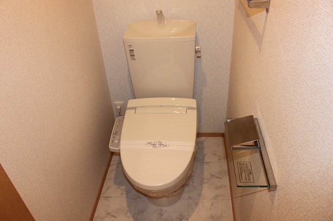 地下鉄千日前線 南巽駅 徒歩2分 3階建 築11年のトイレ写真