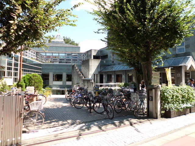図書館　世田谷区立上北沢図書館（図書館）まで915m