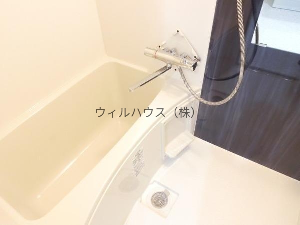 バス・シャワールーム　浴室乾燥機付き！