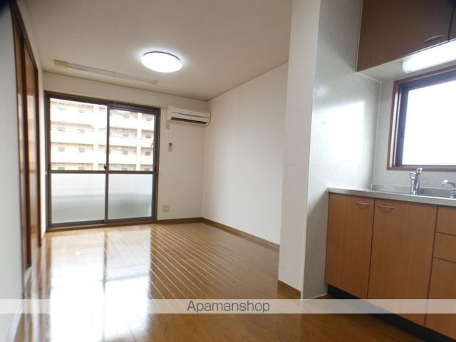アーバンライフ塩屋台 B棟の居間写真