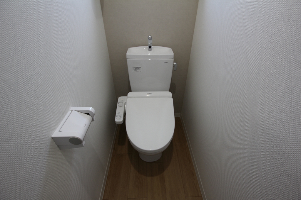 ＪＲ山陽本線 福山駅 徒歩25分 2階建 築8年のトイレ写真