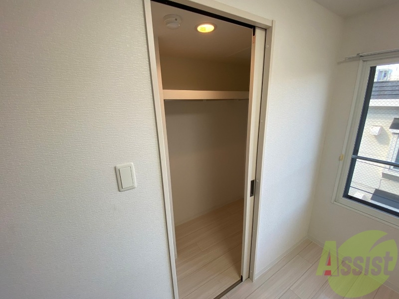 収納　クローゼットがありました。お洋服や荷物はここへ