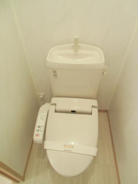 トイレ　ウォシュレット完備のトイレ