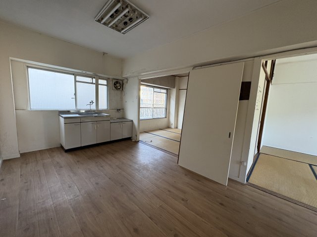 U FLATマンションの居間写真
