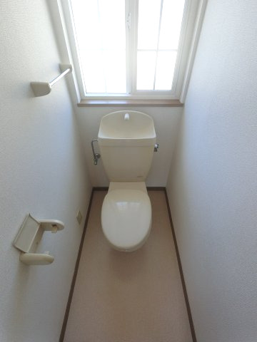 ＪＲ総武線 新検見川駅 徒歩15分 2階建 築27年のトイレ写真