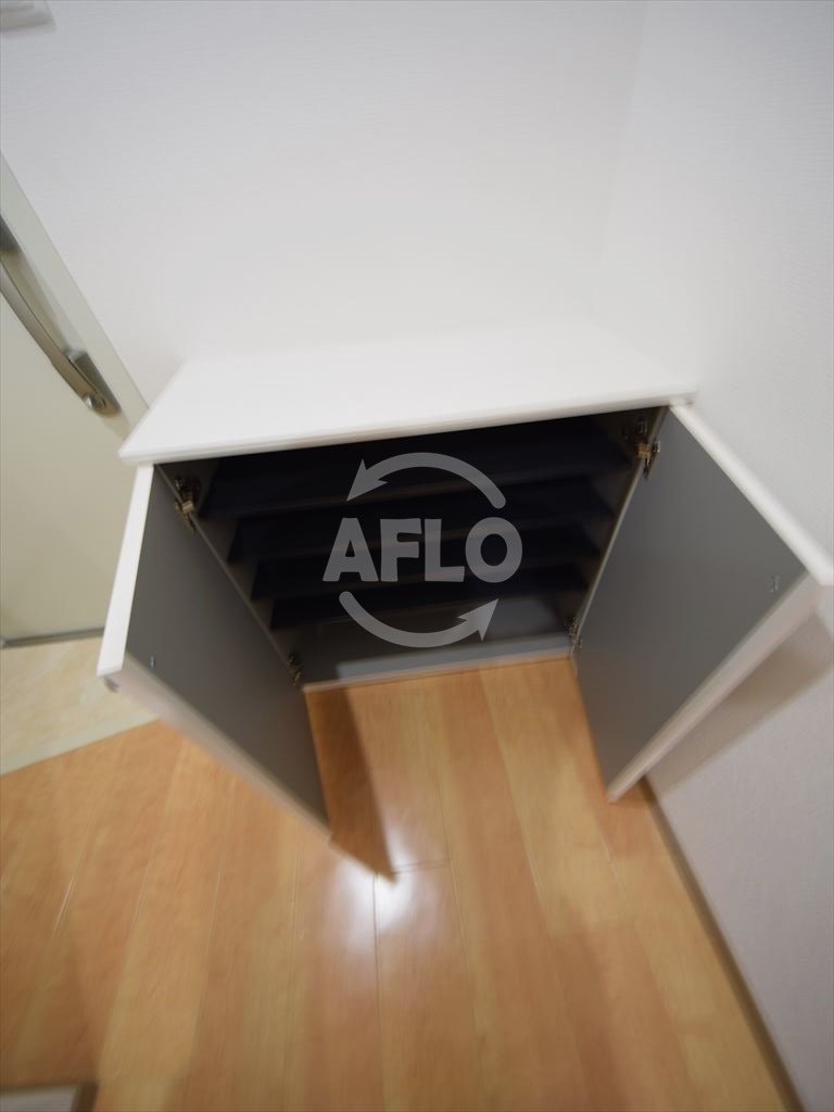 収納　グランエクラ九条　シューズＢＯＸ