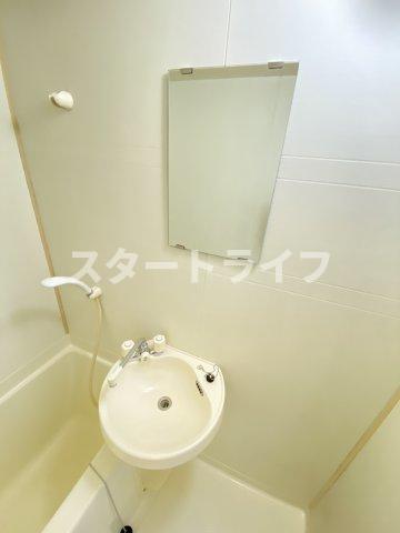 ＪＲ東海道本線 新大阪駅 徒歩10分 12階建 築32年の内装写真