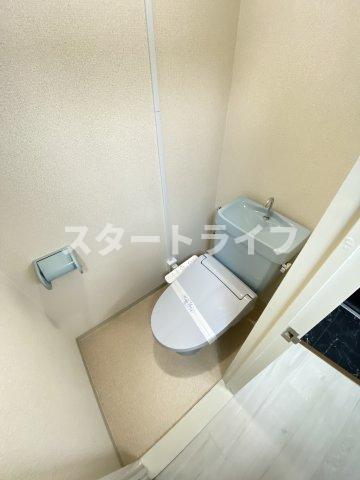 ＪＲ東海道本線 新大阪駅 徒歩10分 12階建 築32年のトイレ写真