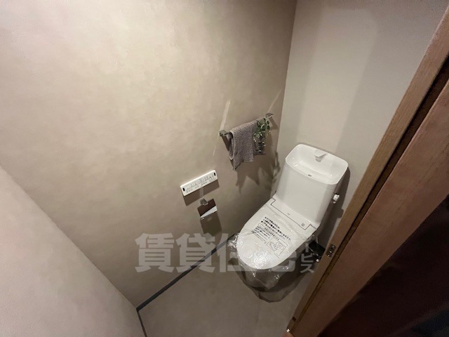 阪神本線 魚崎駅 徒歩8分 2階建 築1年のトイレ写真