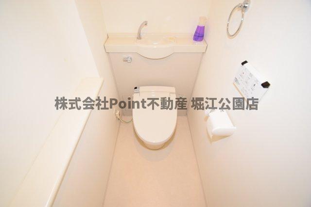 地下鉄堺筋線 長堀橋駅 徒歩2分 11階建 築24年のトイレ写真