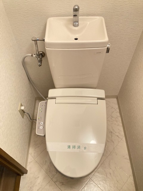 阪急今津線 門戸厄神駅 徒歩5分 6階建 築29年のトイレ写真