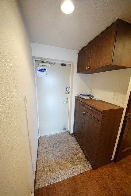 玄関　別部屋写真