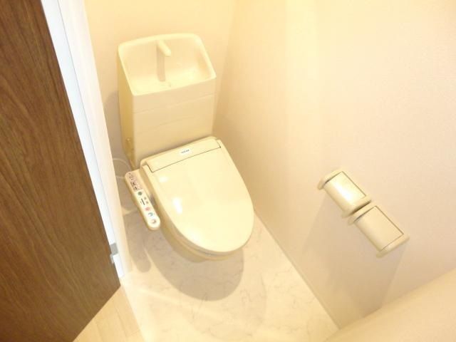 ＪＲ阪和線 富木駅 徒歩8分 2階建 築10年のトイレ写真