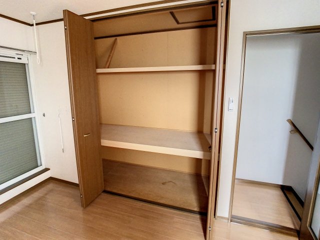 収納　掲載写真は同型モデルを掲載しており実際のお部屋と仕様等が異な