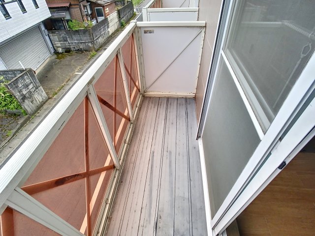 バルコニー　掲載写真は同型モデルを掲載しており実際のお部屋と仕様等が異な