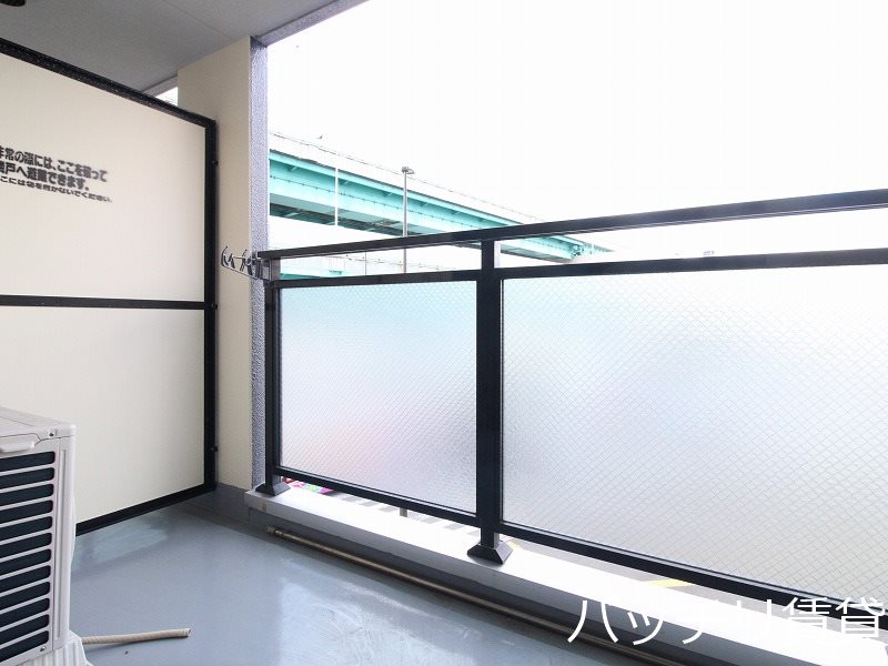 バルコニー　室内写真等は別号数の為、現状優先となります。