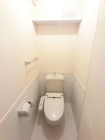 ＪＲ総武本線 四街道駅 徒歩12分 2階建 築19年のトイレ写真
