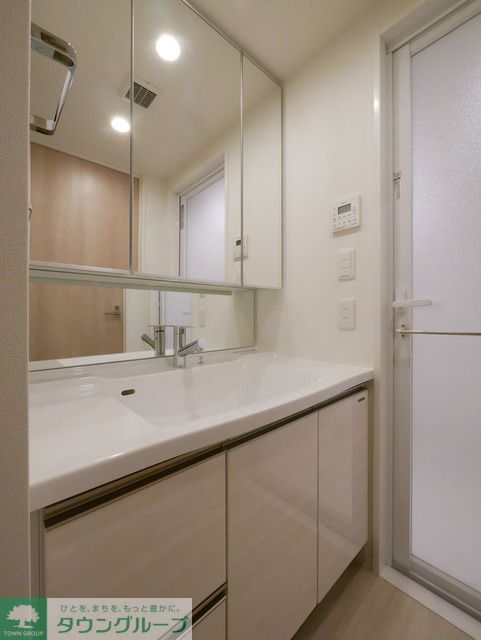 洗面設備　※写真は同タイプ住戸です。