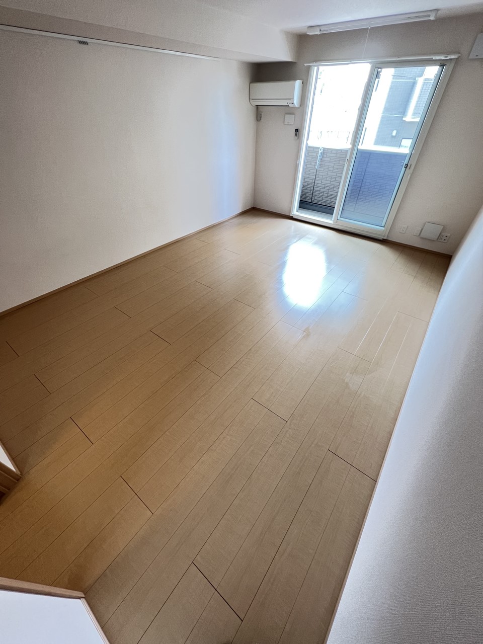 居室・リビング　※同物件、別部屋になります。