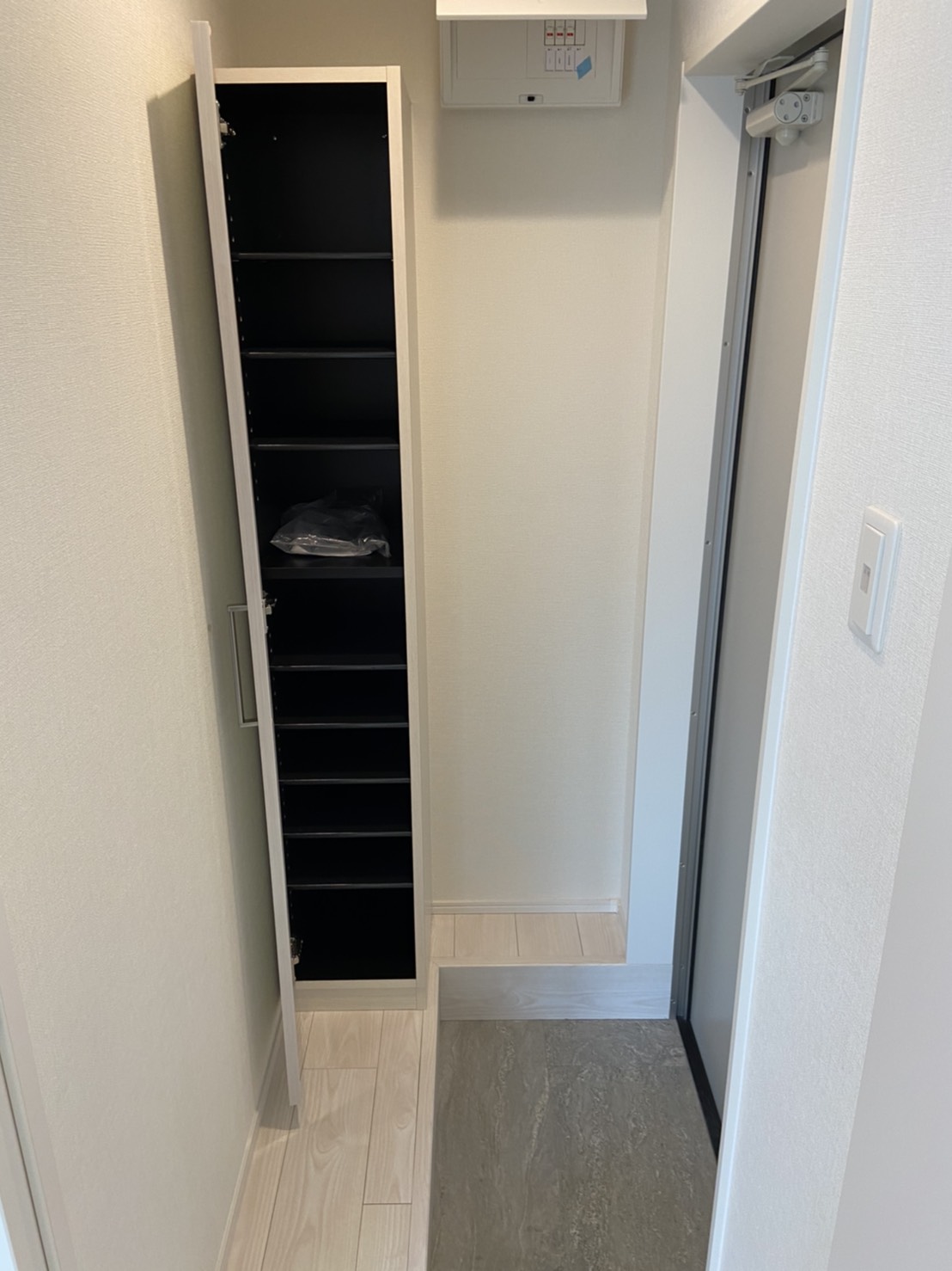 玄関　同タイプ同モデルを使用