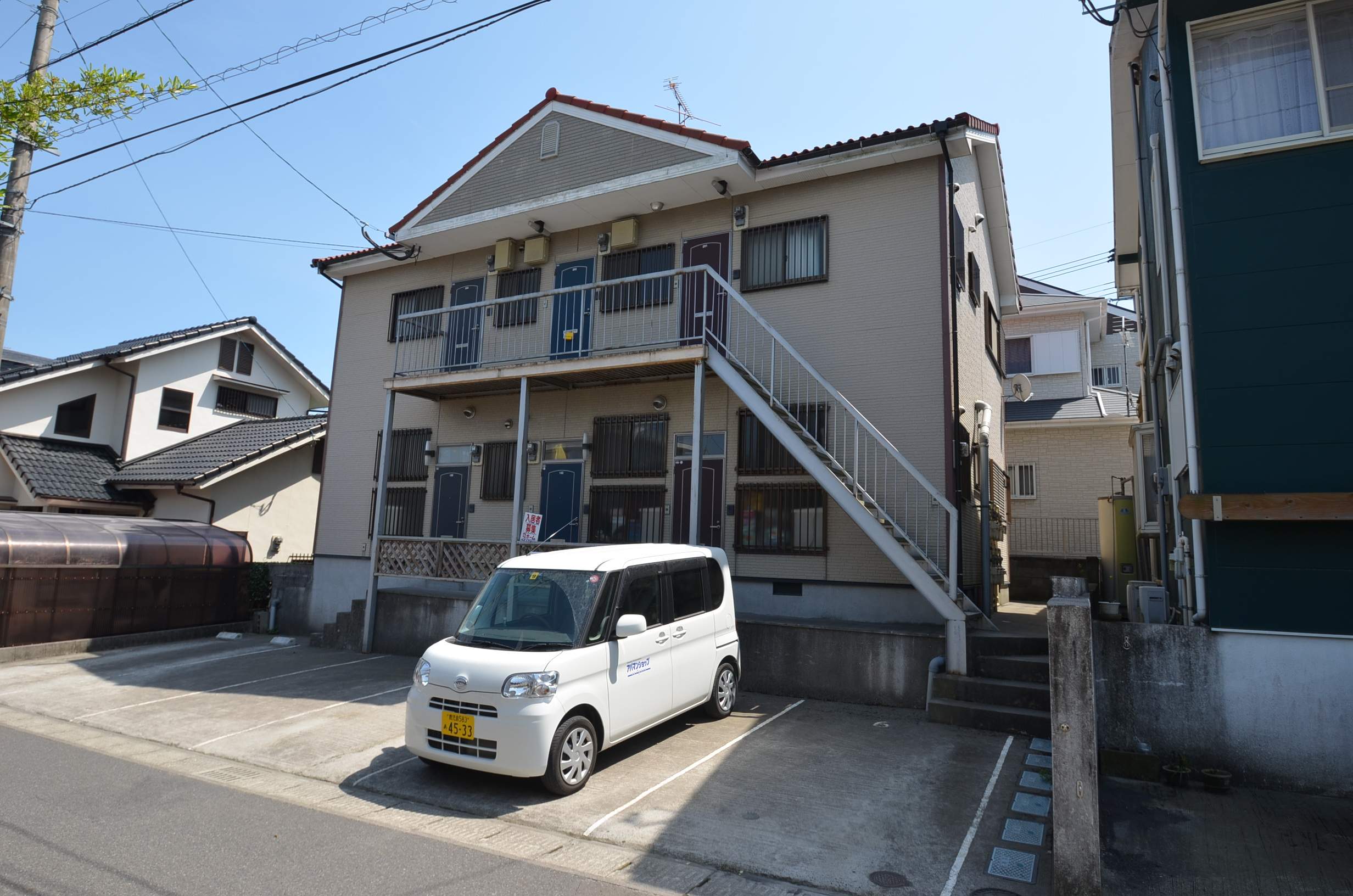 鹿児島市明和のアパートの建物外観