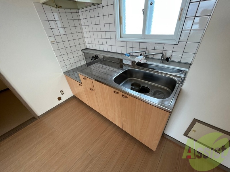 キッチン　キッチンです。ご自身でコンロを設置していただけます。