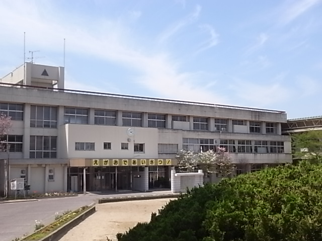 【北葛城郡上牧町服部台のアパートの小学校】