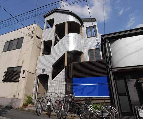 京都市北区平野桜木町のマンションの建物外観
