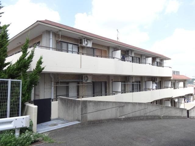 横浜市南区永田山王台のマンションの建物外観