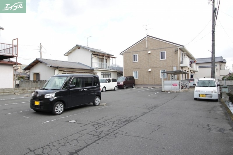 【マイ　ローズコートIIの駐車場】