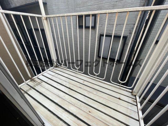 バルコニー　開放的で明るい空間を演出してくれるバルコニーです