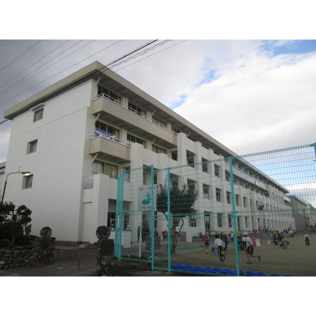 小学校　川島小学校（各務原）（小学校）まで10m