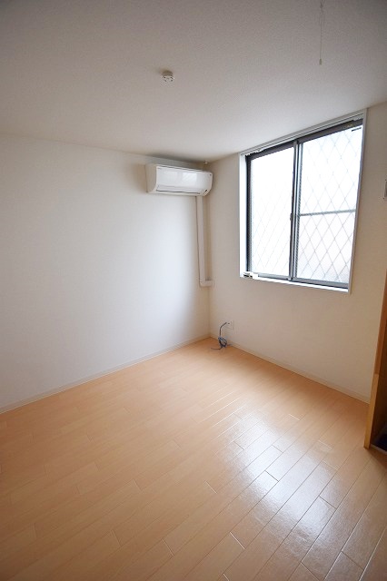 その他設備　エアコンは各上下２基あります