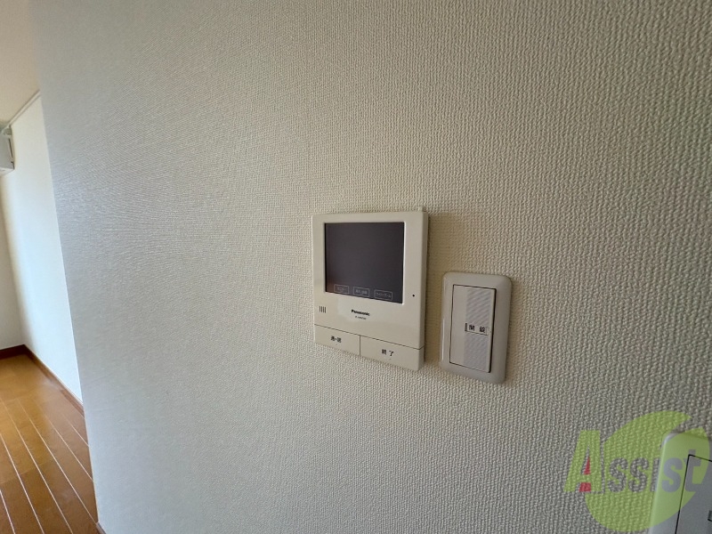 セキュリティ　モニタ付インターホンでセキュリティ面も安心です。