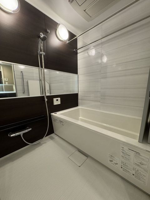 バス・シャワールーム　浴室換気乾燥暖房機あり