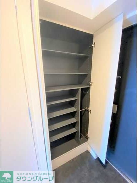 収納　シューズクローク