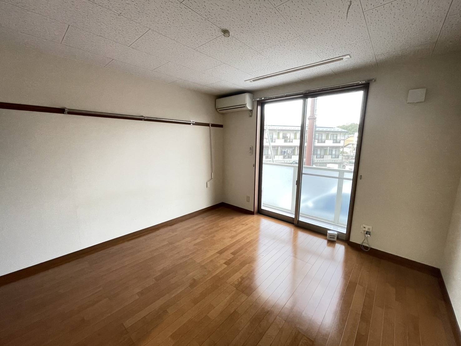 居室・リビング　洋室8帖