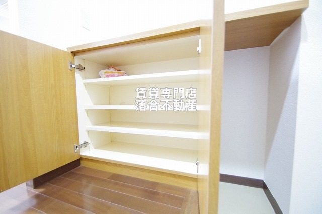 収納　シューズボックス