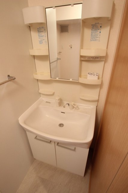 洗面設備　同物件別号室の写真です。
