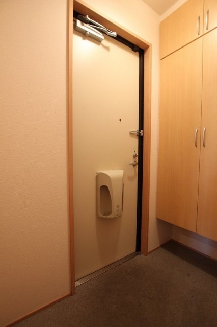 玄関　同物件別号室の写真です。