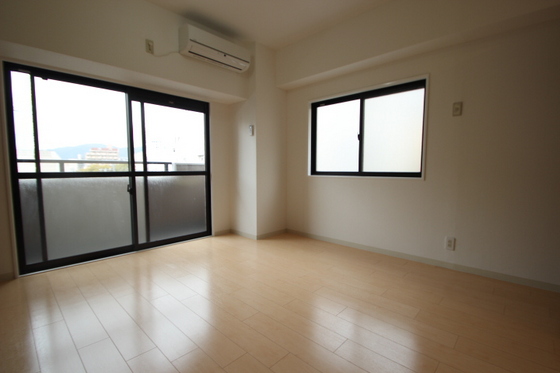 居室・リビング　※別部屋の写真です