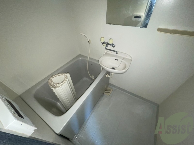 バス・シャワールーム　追い焚き機能が付いているのでいつでも温かいお風呂に入れますよ