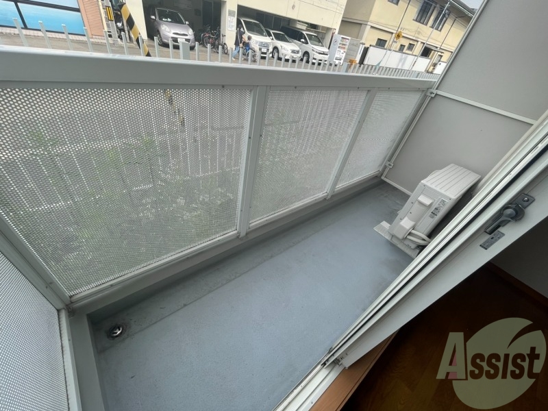 バルコニー　バルコニーがあるので洗濯物は外に干せそうですね～