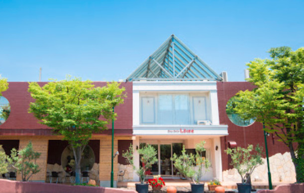 飲食店　菓子工房ルーヴ 空港通り店（飲食店）まで2153m