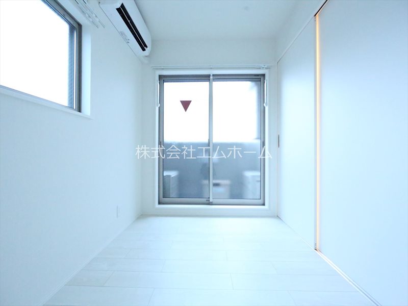 バルコニー　洋室4.1帖　エアコン完備　バルコニー