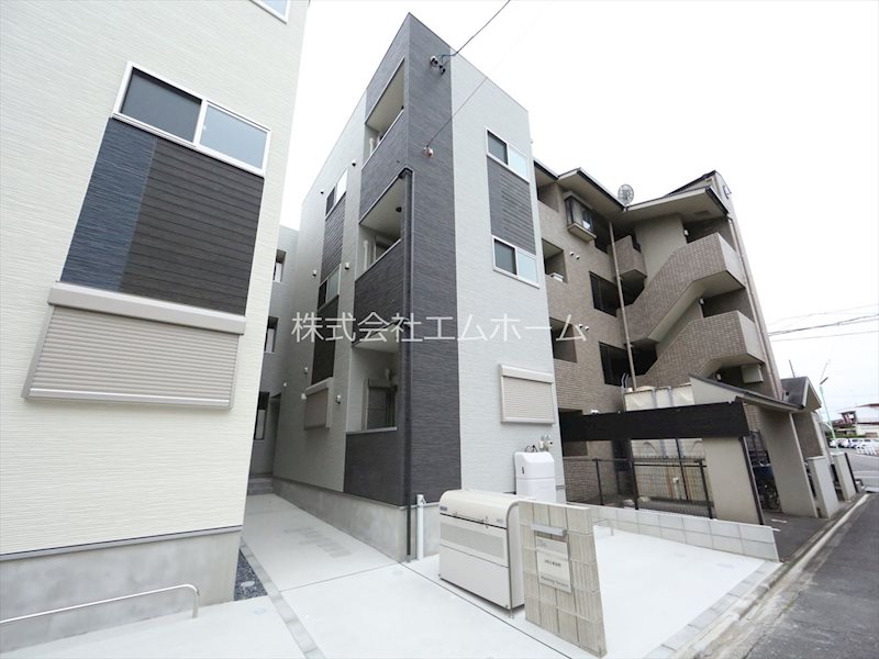 建物外観　外観　オートロック付　宅配ＢＯＸ有り