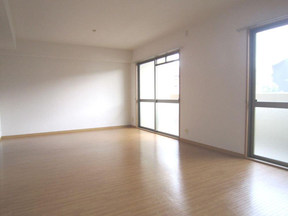 居室・リビング　物件の内装です