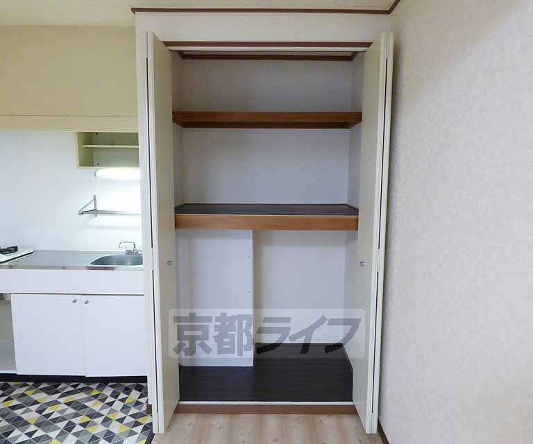 収納　広々とした収納です。