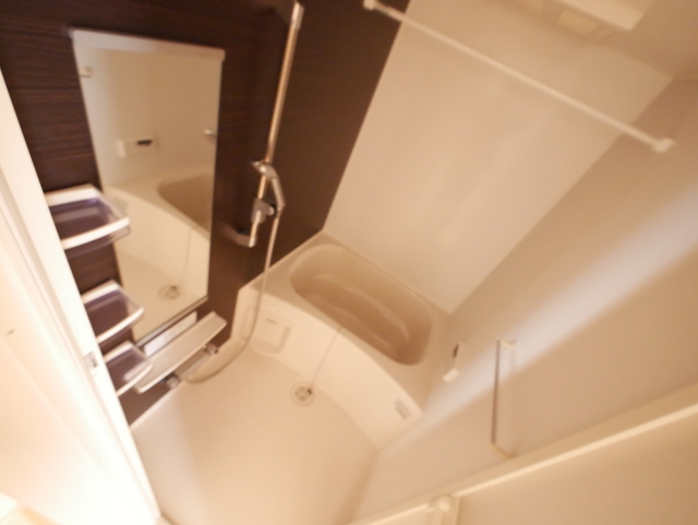 バス・シャワールーム　★追焚つきの浴室でゆっくり疲れを取れますね★