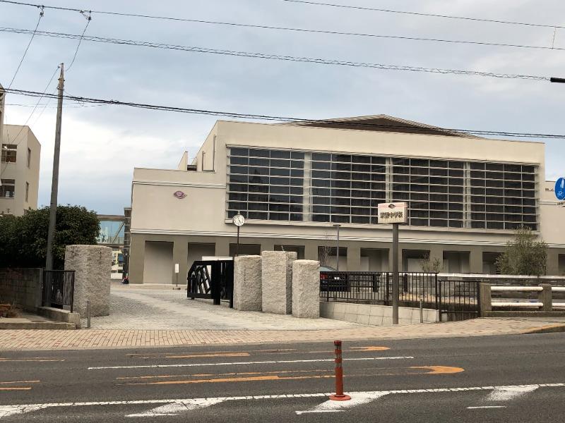中学校　紫雲中学校（中学校）まで793m